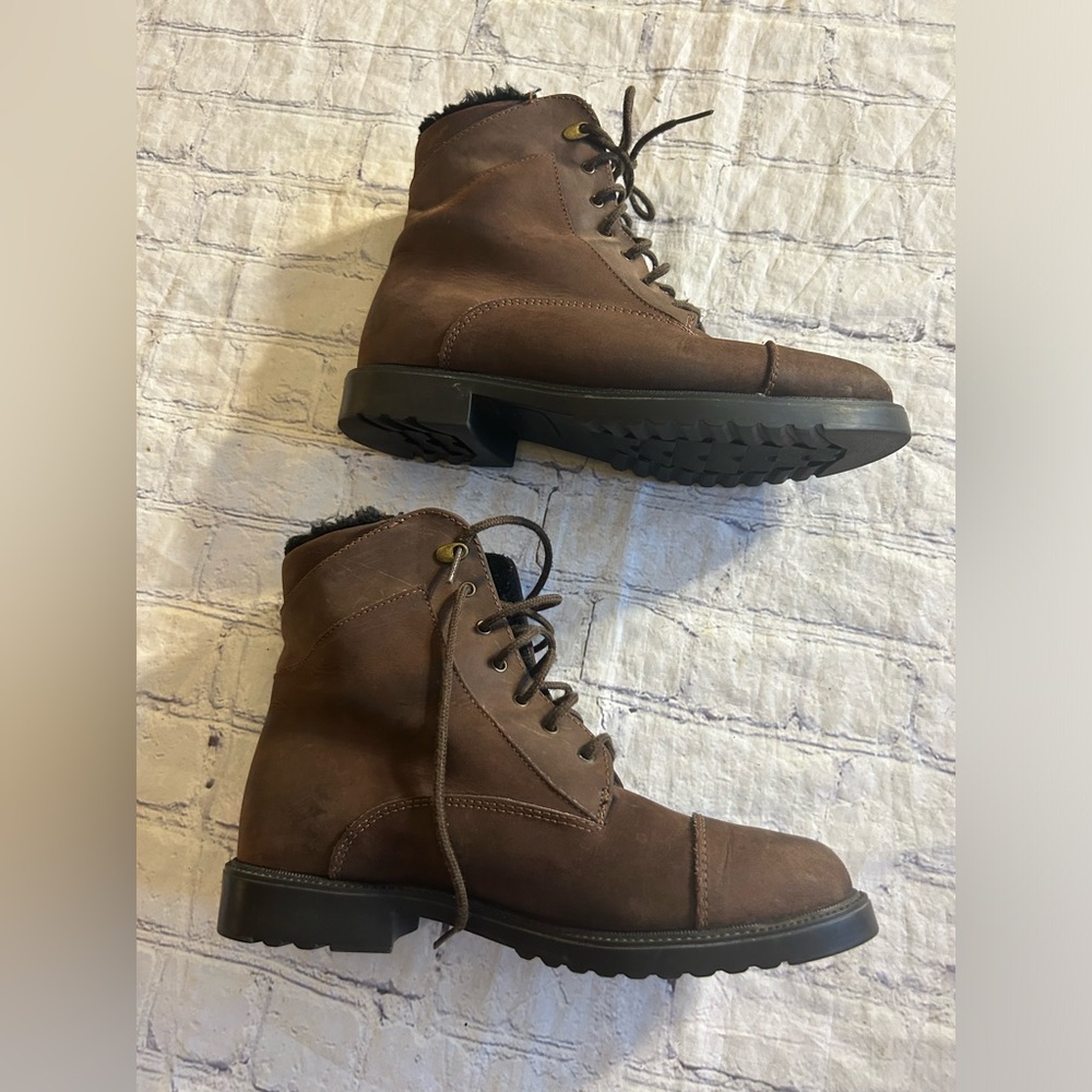 BARBO MADE IN CANADA 8933077 WOMEN’S BROWN WITH BLACK SHEARLING LINING BOOTIES